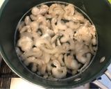 Foto del paso 2 de la receta: Salsa para pasta con champiñones y camarones en leche de coco