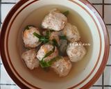 Foto langkah ke 5 dari resep Sup Bola Ayam Wortel.