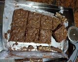 A picture of step 4 of Peanut Chocolate Chikki.