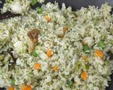 Foto langkah ke 4 dari resep Nasi goreng hijau.