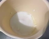 A picture of step 4 of Yogurt, Honey, and Chocolate Cake.