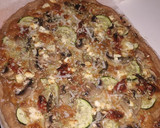 Foto del paso 3 de la receta: Pizza de espelta integral con calabacín, queso feta... etc