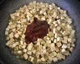 Foto del paso 2 de la receta: Taco mexicano vegano de tofu picante caramelizado