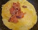 Foto del passaggio 3 della ricetta Omelette al salmone con mozzarella