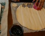 Foto del paso 1 de la receta: Flores de hojaldre con mermelada de frutillas