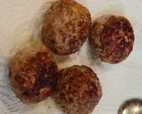 Foto del paso 2 de la receta: Albóndigas en salsa de calabaza, pimientos y tomate al orégano