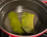A picture of step 1 of My family recipe - Japanese new year soup 'Ozoni'.