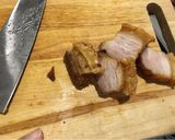 รูปขั้นตอนการทำที่ 1 ของ หมูกรอบผัดผงกะหรี่