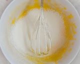 Hình bước làm 2 của món Bánh bông lan sữa chua