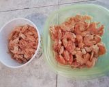 Foto del paso 1 de la receta: Consomé de camarón con pescado