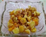 A picture of step 4 of Fruit chat with Aloobukhara chutney.