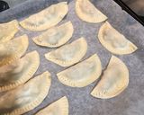Foto del paso 7 de la receta: Empanadillas de gambas y champiñones