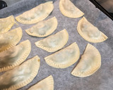 Foto del paso 7 de la receta: Empanadillas de gambas y champiñones