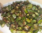 A picture of step 5 of Zeera fry bhindi.