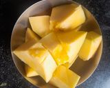 A picture of step 1 of Kaddu ka Bharta (Smashed pumpkin).