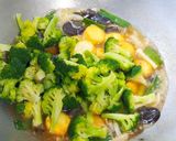 Foto langkah ke 7 dari resep Tumis Brokoli Tofu Saos Tiram.