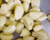 A picture of step 2 of GARLIC 🧄 CONFIT.