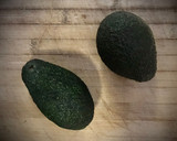 Foto del paso 1 de la receta: Aguacate al horno relleno de salmón y huevo