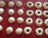 Foto del paso 3 de la receta: Donas cubiertas con chocolate