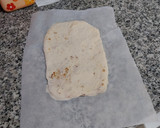 Foto del paso 4 de la receta: Coca de panadero de chicharrones, anís y almendras