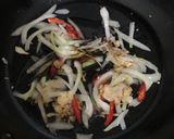 Foto langkah ke 3 dari resep Telur Ceplok Saus Inggris.