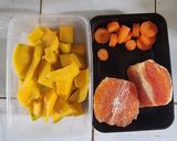 Foto langkah ke 1 dari resep Glowing Sunrise Smoothies.