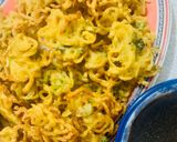 A picture of step 7 of Instant noodles pakoray.