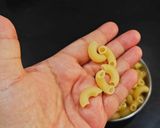 A picture of step 1 of Macaroni With Potato Curry.