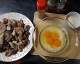 Foto del paso 1 de la receta: Revuelto de setas variadas con ensalada de lombarda