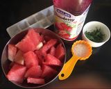 A picture of step 1 of Watermelon strawberry juice.