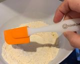A picture of step 4 of Coconut scone.