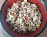 Foto langkah ke 6 dari resep Ayam Suwir Sambal Matah.
