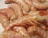 A picture of step 1 of Sticky balsamic glazed king prawns.