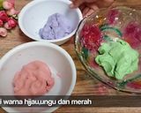 Foto langkah ke 3 dari resep Klepon warna warni kuah santan.