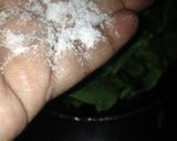 A picture of step 4 of Crispy moli ke pattay fried.