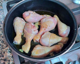 Foto del paso 7 de la receta: Muslos de pollo en bolsa al horno en salsa de tomate confitado