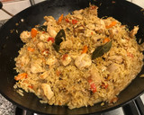 Foto del paso 3 de la receta: Pollo con arroz todo en la misma olla! Muy pero muy sabroso!! Facilísimo!!