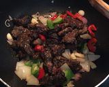 Foto langkah ke 5 dari resep Sapi Lada Hitam.