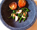 Foto langkah ke 1 dari resep Sambal tomat bawang putih.