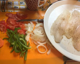 Foto del paso 2 de la receta: Pescado con verduras en aluminio