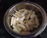 A picture of step 1 of Chilli babycorn.