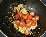 Foto langkah ke 5 dari resep Oseng Spaghetti Ayam dan tomat Cherry.