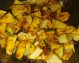 कद्दू की स्वादिष्ट खट्टी मीठी सब्ज़ी (Pumpkin Sabji Recipe In Hindi) रेसिपी चरण 3 फोटो