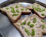 ચીઝ ચીલી ટોસ્ટ(Cheese Chilli Toast Recipe in Gujarati) રેસીપી સ્ટેપ2ફોટો