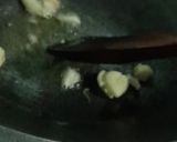 Foto langkah ke 2 dari resep Mie instan Goreng Sawi.