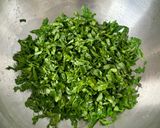 A picture of step 8 of Creamy Lasooni Methi.