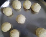 A picture of step 5 of Gulab jamun cheese cake.