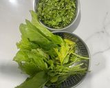 A picture of step 1 of Royal palak kaju masala.
