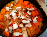 Foto del paso 4 de la receta: Carrilleras en salsa de calabaza y setas