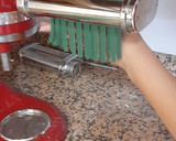 Foto del paso 5 de la receta: Tallarines verdes de espirulina (pasta fresca)